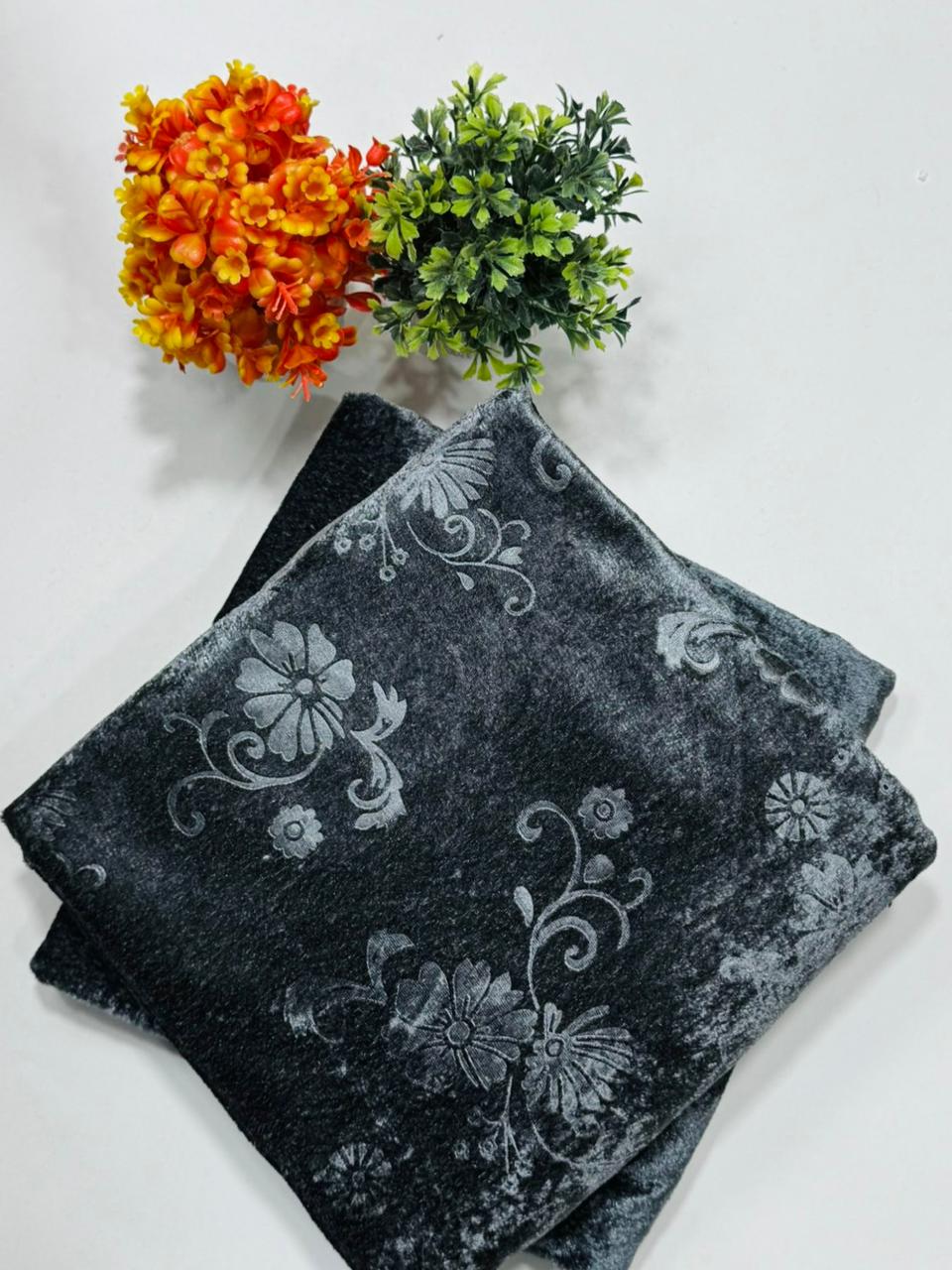 Luxury Velvet Printed 2pcs Ladies Winter Suit-0010